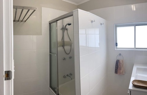 Somerset Dam House | Sweet n cosy home away from home