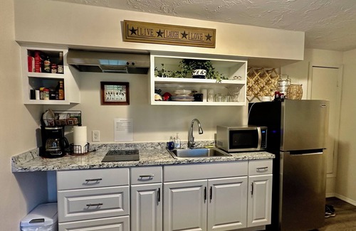 Haines Apartment | Sweet one bedroom at the bakery
