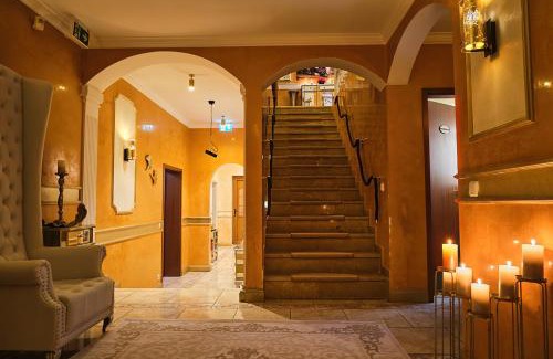 Saarlouis Bed & Breakfast | Sweet Poison Rooms