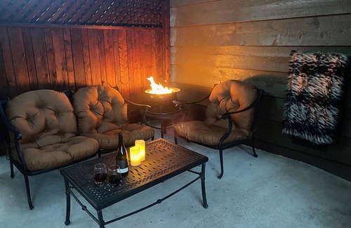 Los Olivos Apartment | Sweet Queen Retreat in Downtown Los Olivos.