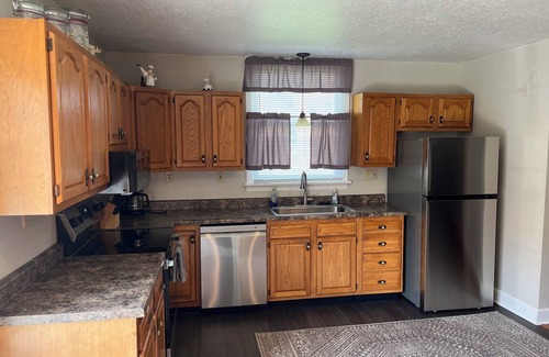 Perry House | Sweet Retreat at Mark Twain Lake! Historic 4BR/2BA Dog & Family Friendly Home!