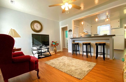 Wilson House | Sweet Retreat at Thel's Place