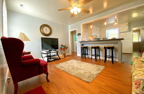 Wilson House | Sweet Retreat at Thel's Place