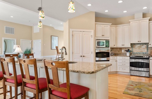 Corolla House | Sweet Retreat: Private Pool, Spa, Elevator