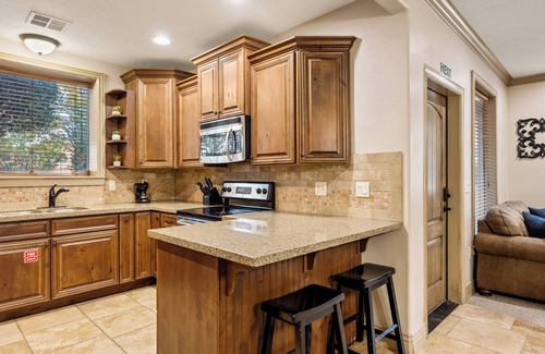 St. George Condo | Sweet Retreat | Rest & Relax Near National Parks