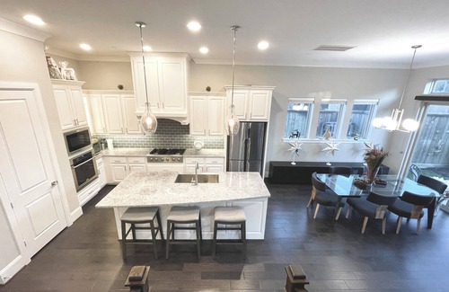 George Bush Park/Eldridge House | Sweet Retreat, Snug 3-Story 4-Bedroom Home Garage WiFi Pool