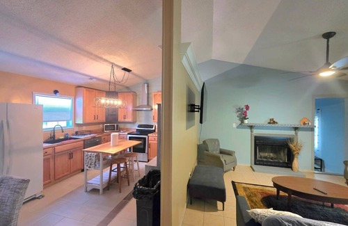 Hubert House | Sweet Savanna Stay Hubert NC
