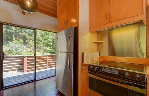 Sea Ranch House | Sweet Sea Ranch Nestled in Redwood Forest