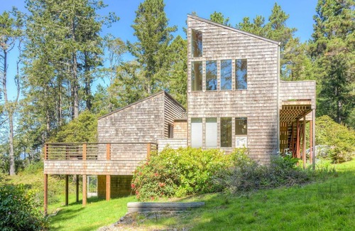 Sea Ranch House | Sweet Sea Ranch Nestled in Redwood Forest