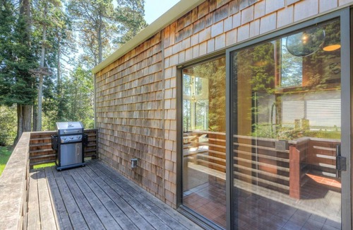 Sea Ranch House | Sweet Sea Ranch Nestled in Redwood Forest