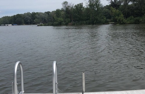 Hustisford House | Sweet Sinissippi Butternut Bungalow a perfect getaway! On Lake Sinissippi!