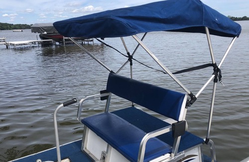 Hustisford House | Sweet Sinissippi Butternut Bungalow a perfect getaway! On Lake Sinissippi!