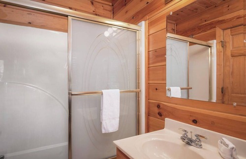 Gatlinburg - Pigeon Forge Resort | Sweet Slice of Heaven is a warm and inviting two-bedroom cabin