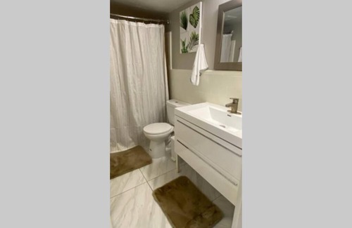 Loring Heights Apartment | Sweet Space Dipped in Honey ~ Atlantic Station!