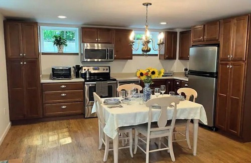 New Paltz Apartment | Sweet spot studio on village outskirts