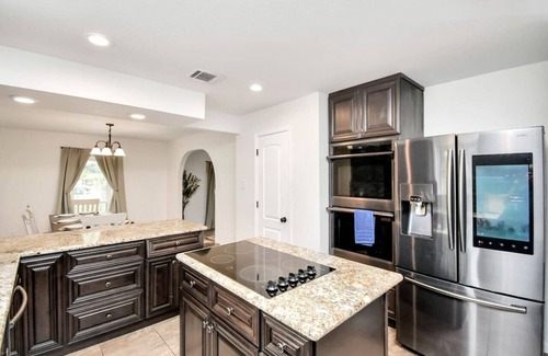 Houston House | Sweet Spring Vacation with Gameroom Pool TIKI Bar