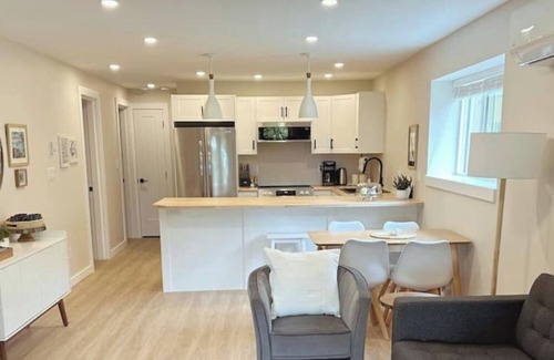 Regional District of Nanaimo House | Sweet Suite by the Sea - Nanaimo, BCnn