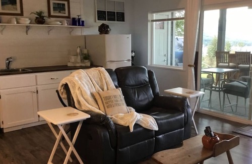 Blind Bay House | Sweet Suite Views: 1 Bedroom Suite/Sweeping Lake View/Nearby Beaches/Sunsets.