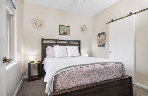 Traverse City Apartment | Sweet Tart Spot - Cozy TC Condo - Pet Friendly