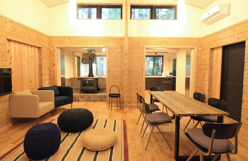 Inawashiro House | Sweet V Slumber in the flickering flames of the /Yama-gu Fukushima