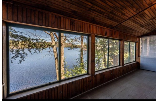 Mount Sunapee Cottage | Sweet vintage cottage on Mountain View Lake, 2024 updates, next to Lake Sunapee