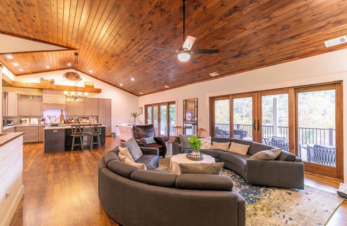 Butler House | Sweet Water Estate - luxury lakefront with slip, Watauga Lake