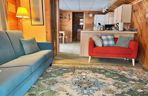 Stoneham Cottage | Sweet waterfront cottage, stunning sunsets, private, sleeps 4-8