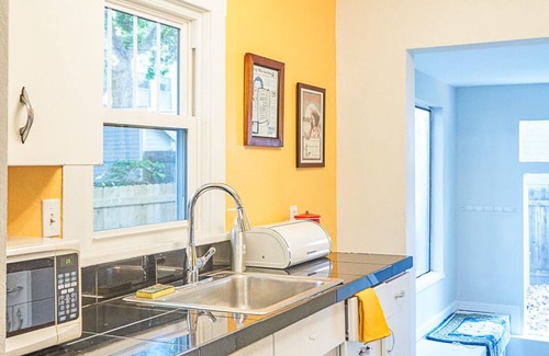 Loveland House | Sweetheart City Sanctuary - Pets Friendly!