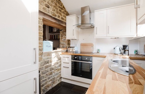 Sibford Gower Cottage | Sweetheart Cottage - Cosy 2 Bedroom in The Cotswolds