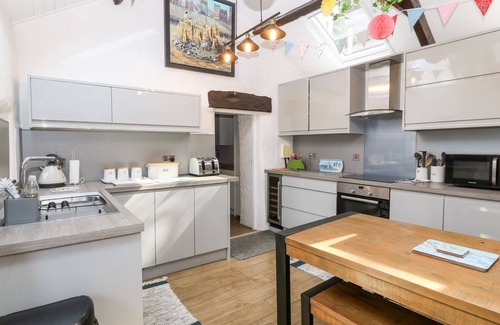 Dinas Cottage | SWEETHOLME, pet friendly, country holiday cottage in Trefor