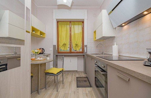 Saronno Apartment | SweetHomeSaronno-A 20 minuti da Milano