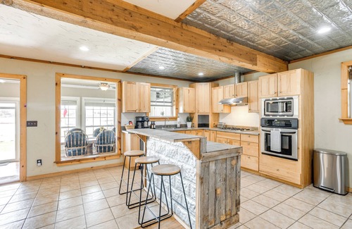 Sweetwater House | Sweetwater Lake House w/Covered Patio!