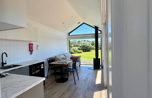 Cape Bridgewater Ski Chalet | Swell At Cape Bridgewater