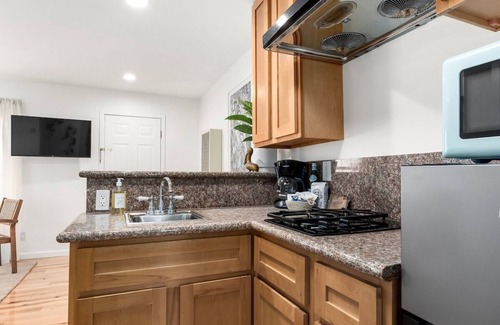 Eastside Santa Cruz Hotel | Swell House Santa Cruz -Suite 1