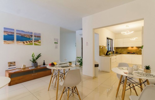 St. Andrew's Hotel | SwieqiStay room2 private bath - Paceville