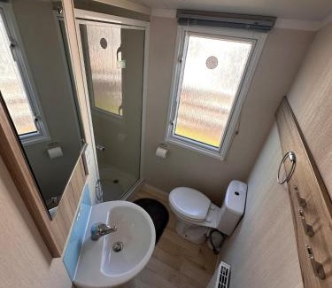 Glasgow Apartment | Swift 3-Bedroom Caravan Located in Uddingston, Glasgow at Maryville Caravan Site