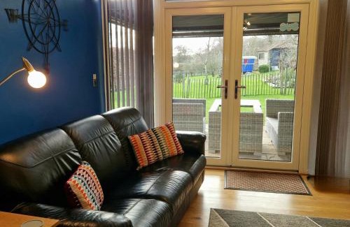 Norwich House | Swift Host - Owl Barn - Sleeps 2 - EV Charger - Pet Friendly