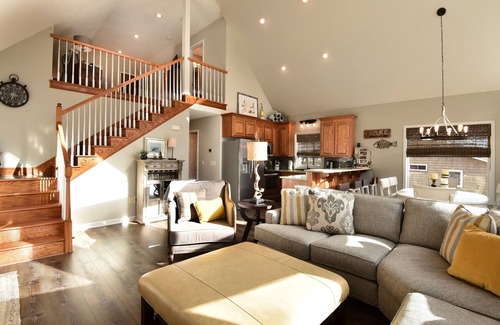 Albemarle House | Swift Island Sunsets: Lakefront, Cozy, Sleeps 8