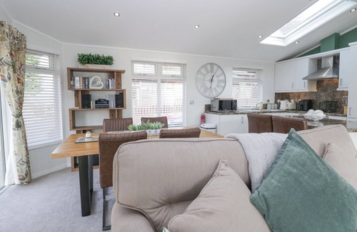 Troutbeck Cottage | SWIFTS REACH LODGE, pet friendly, with a garden in Windermere