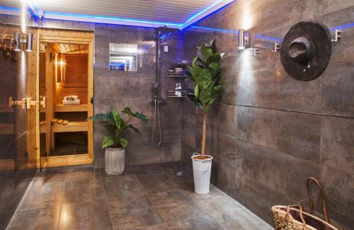 Heligan Apartment | Swifts Return - Apartment with hot tub, sauna and indoor pool (Dartmoor)