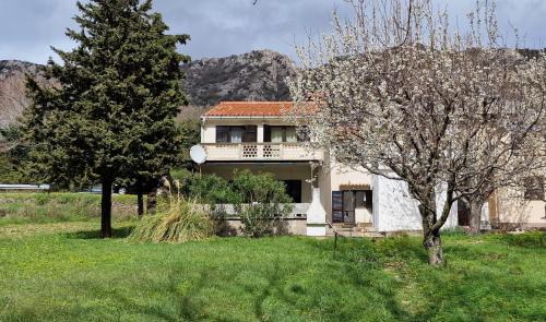 Draga Bascanska House | SWIM and CLIMB BAŠKA HOLIDAY HOUSE - island KRK