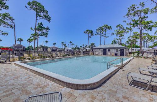 San Carlos Park House | Swim, Fish and Play Pet-Friendly Gem in Fort Myers