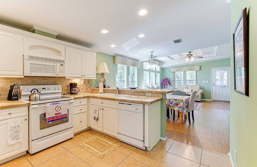 Diplomat House | Swim, Golf & Relax: Family Gem in North Fort Myers