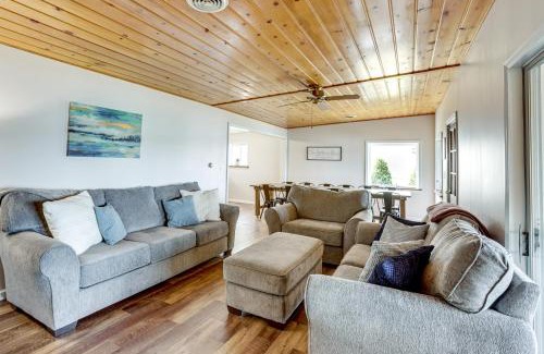 Baldwin House | Swimmers Paradise Lakefront Cottage in Baldwin!