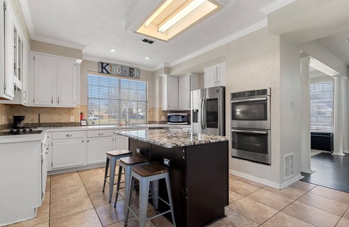 Grand Prairie House | Swimming Pool! 4 Bedroom/2 Living Room/Garage/Washer & Dryer/Family Fun!