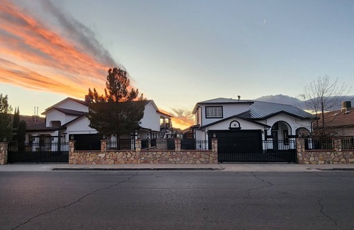 Biggs Field House | Swimming pool, 4 bedroom 2.5 bath + bonus room, outdoor dining and outdoor TV