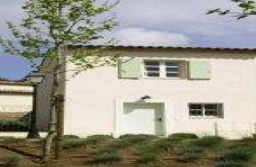 La Mole Villa | Swimming pool and private garden with full internet access