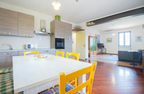 Lonato del Garda House | swimming pool and private garden, Casa in collina