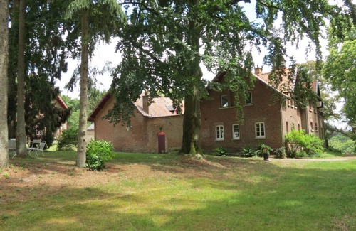 Villers-la-Ville Cottage | SWIMMING POOL and SAUNA, charming house in castle outbuilding, Villers-la-Ville