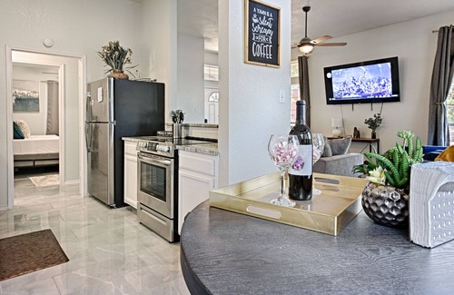 Azle House | Swimming Pool, Hot Tub, Sauna, Pickleball, Game Room, Poker Room, BBQ, Longhorns